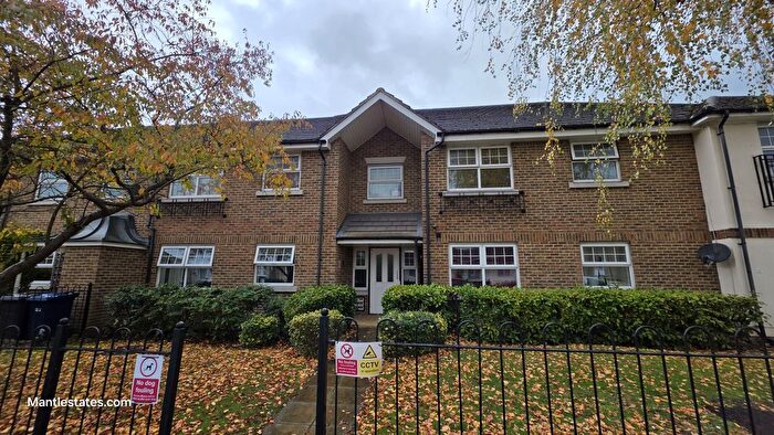 2 Bedroom Flat To Rent In Lancaster Road, New Barnet, EN4