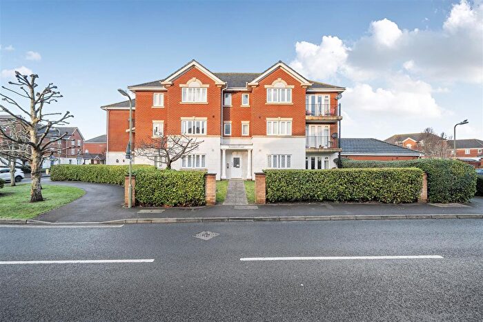 2 Bedroom Flat For Sale In Vanguard Road, Priddys Hard, Gosport, PO12