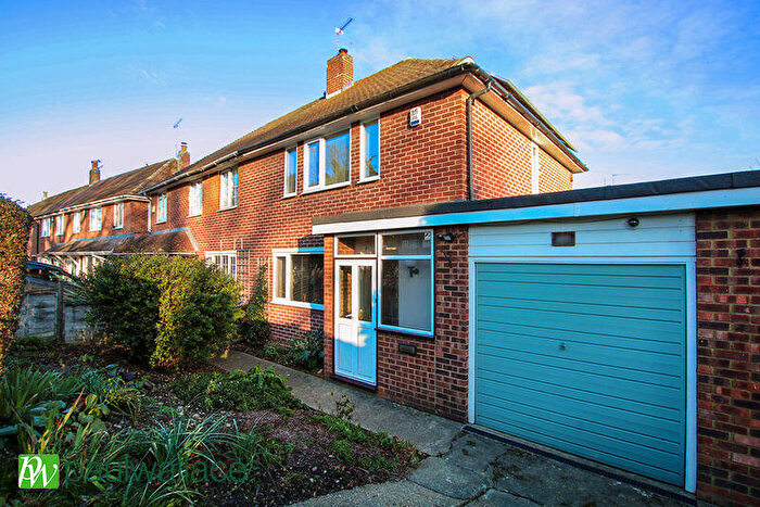 2 Bedroom Semi Detached House For Sale In Bury Green Road, West Cheshunt, EN7