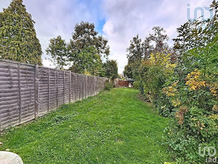 3 Bedroom Terraced House For Sale In Totteridge Road, Enfield, EN3