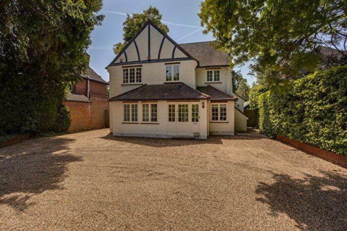 4 Bedroom Detached House For Sale In Oxford Road, Gerrards Cross, Buckinghamshire, SL9