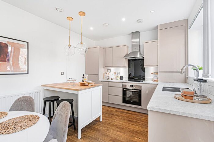 4 Bedroom Property For Sale In Reynard Way, Brentford, TW8