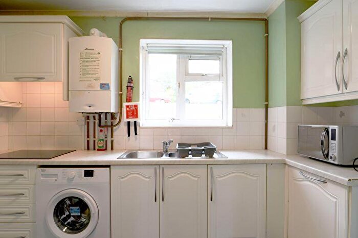 3 Bedroom Flat To Rent In Horton Road, Brighton, BN1