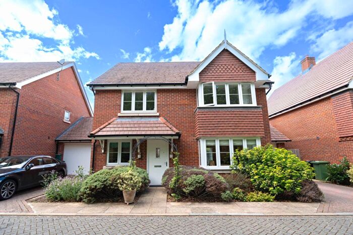 4 Bedroom Detached House To Rent In Rona Maclean Close, Epsom, KT19