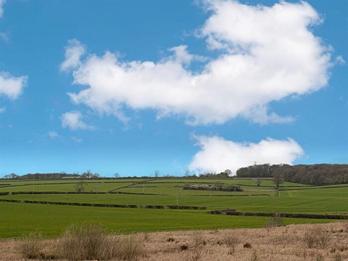 3 Bedroom Semi Detached House For Sale In Oakley Road, Shepshed, Loughborough, LE12
