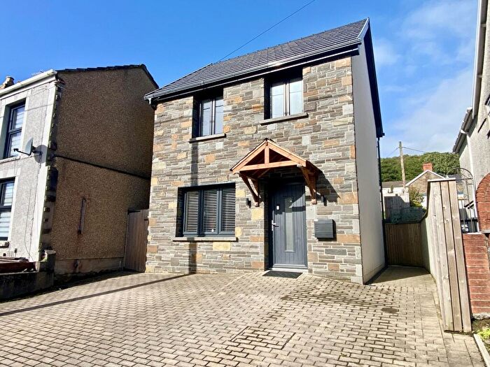 3 Bedroom Detached House For Sale In Swansea Road, Trebanos, Pontardawe, Swansea., SA8