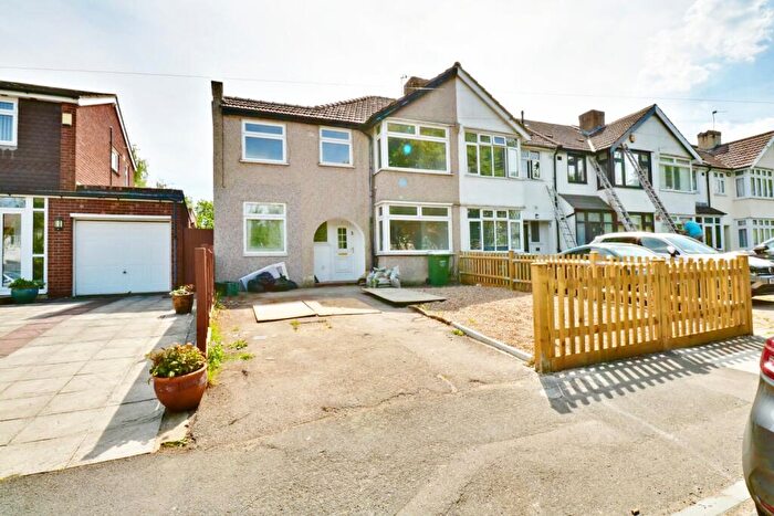 4 Bedroom Semi-Detached House To Rent In Sidcup, Kent, DA15