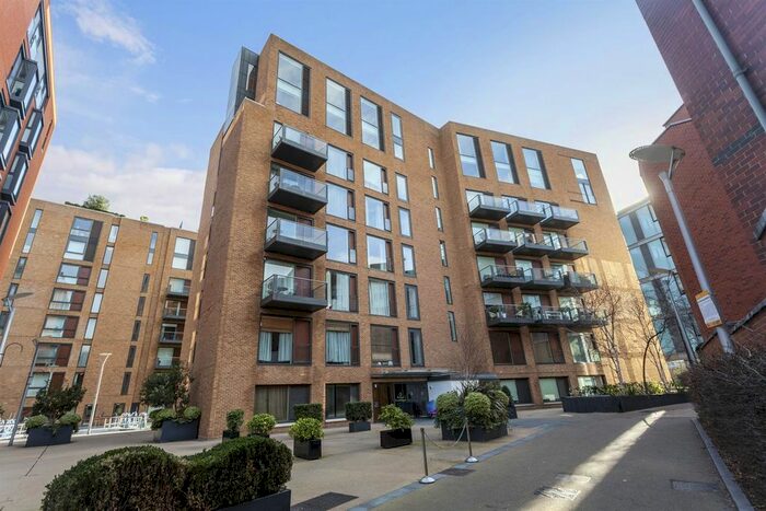 2 Bedroom Flat To Rent In Hirst Court, Grosvenor Waterside, Gatliff Road, London, SW1W