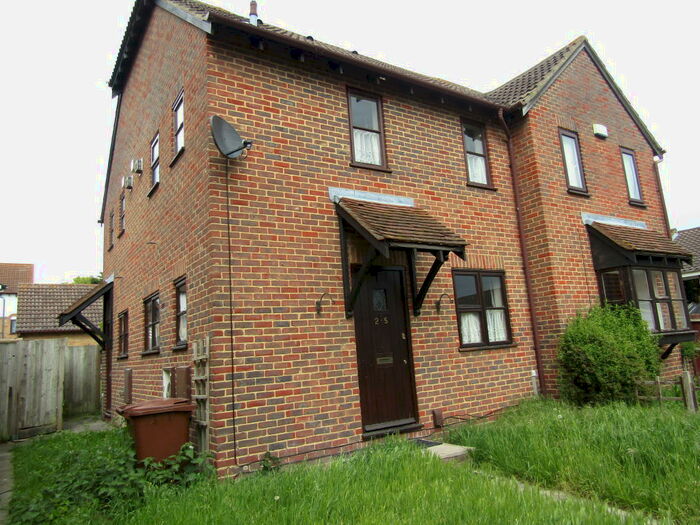 1 Bedroom Terraced House To Rent In Tintagel Gardens, Strood, ME2