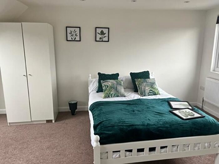 5 Bedroom Property To Rent In Staines Road, Feltham, TW14