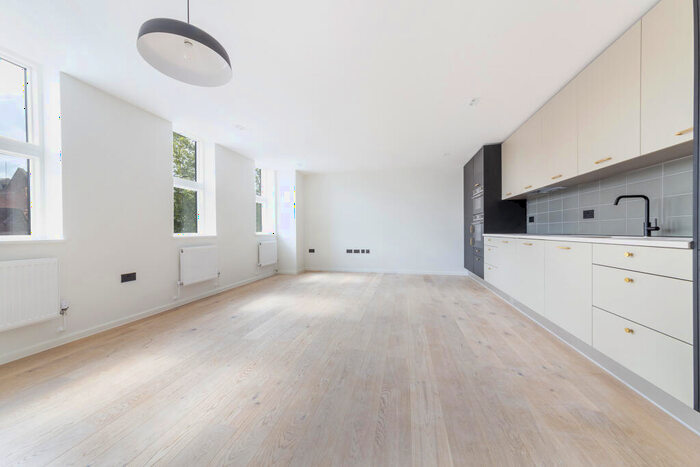 1 Bedroom Apartment To Rent In Catherine Street, St. Albans, Hertfordshire, AL3