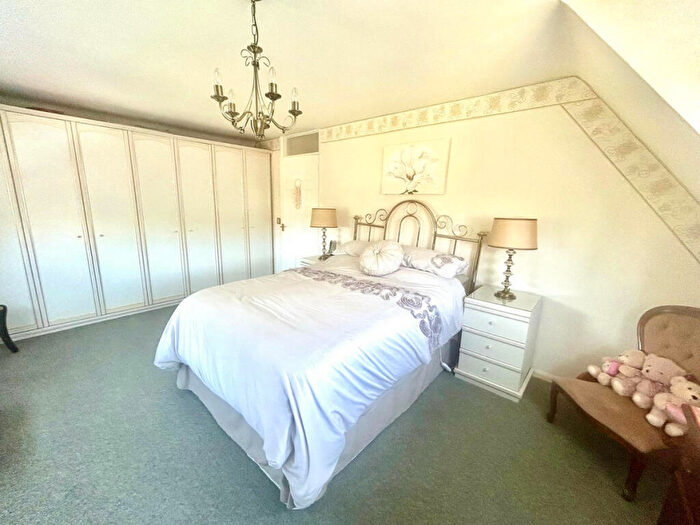 3 Bedroom Detached House For Sale In Woodlea Close, Wirral, CH62