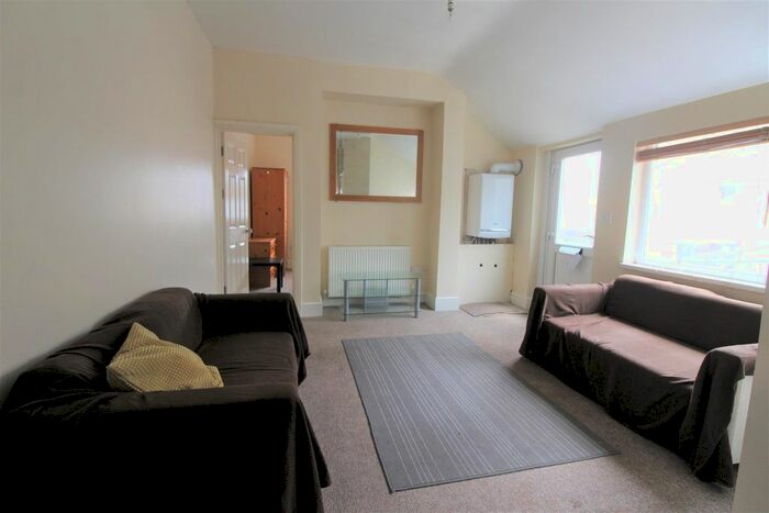 3 Bedroom Flat To Rent In Whitchurch Road, Heath, Cardiff, CF14