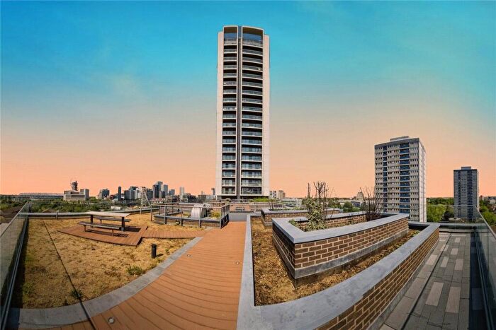 2 Bedroom Maisonette For Sale In River Heights, High Street, London, E15