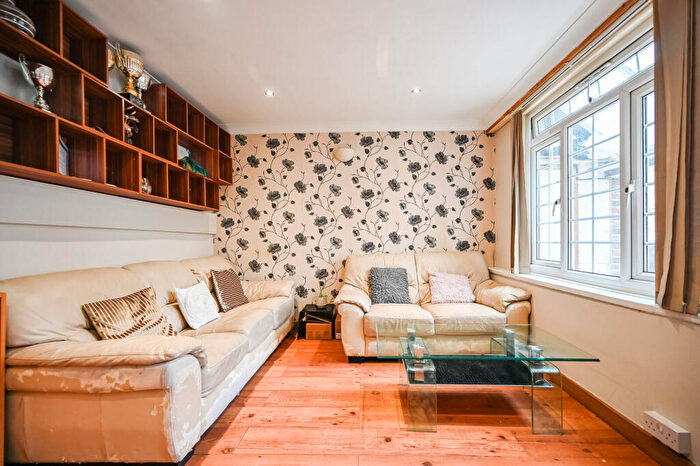 4 Bedroom Terraced House For Sale In Bruce Road, , Bow, London, E3
