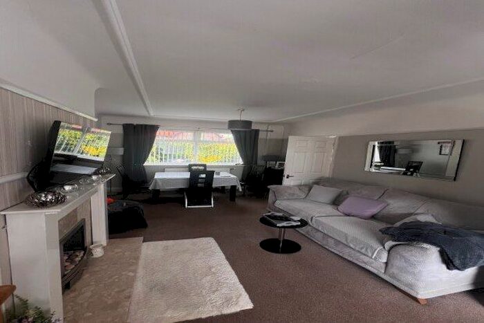 3 Bedroom Semi-Detached House To Rent In Fairway Crescent, Wirral, CH62