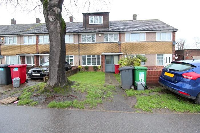 5 Bedroom Terraced House For Sale In Northborough Road, Slough, SL2