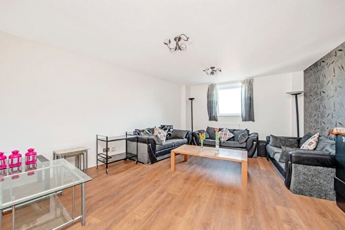 2 Bedroom Flat To Rent In Palgrave Gardens, Marylebone, London, NW1