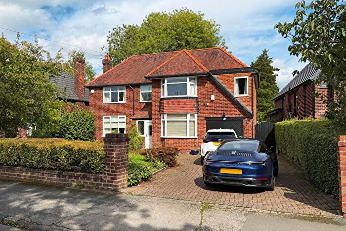 3 Bedroom Detached House For Sale In Alcester Road, Sale, M33