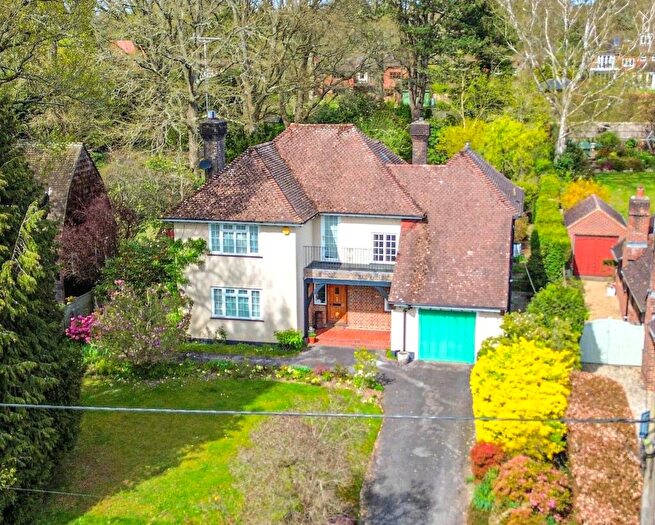 4 Bedroom Detached House For Sale In Brook Lane, Lindfield, RH16