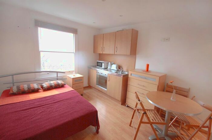 Studio To Rent In Linden Gardens, Notting Hill, W2