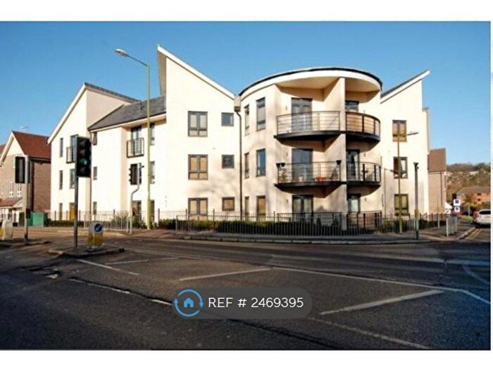2 Bedroom Flat To Rent In Sheldon Way, Berkhamsted, HP4