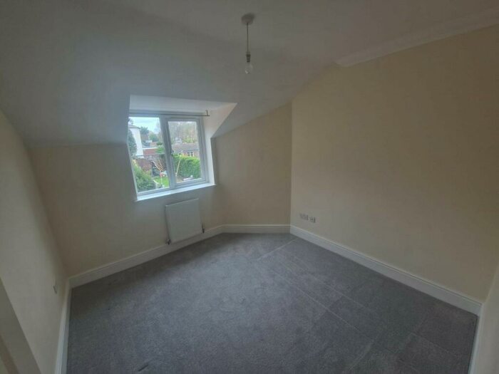 2 Bedroom Apartment To Rent In North East Road, SO19