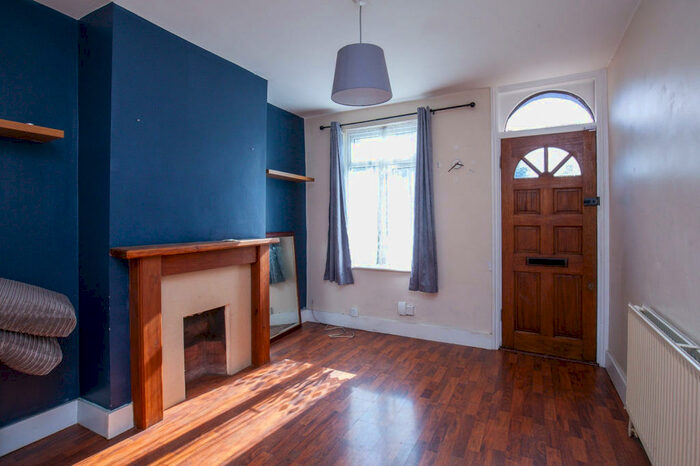 2 Bedroom Semi-Detached House To Rent In Cherry Orchard Road, Croydon, CR0