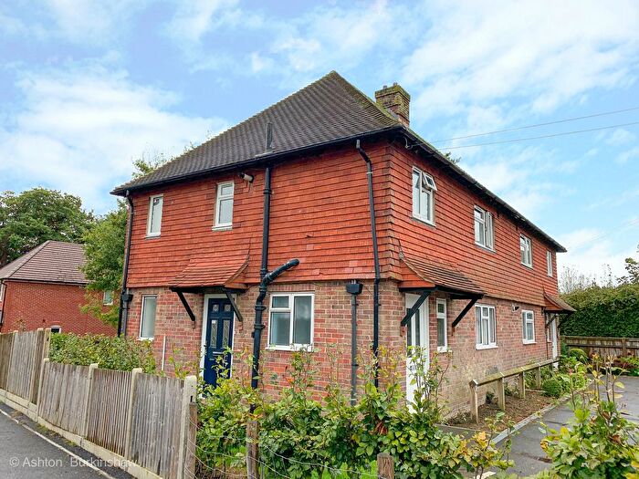 1 Bedroom Flat To Rent In Southmead Close, Mayfield, TN20
