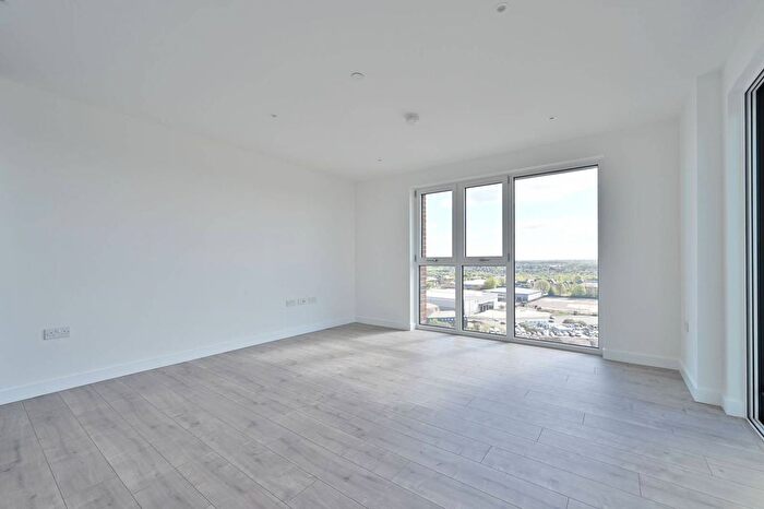 2 Bedroom Flat To Rent In Watford, Watford, WD24