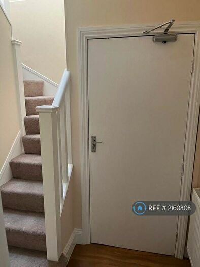 1 Bedroom Flat To Rent In Charles Street, Newport, NP20