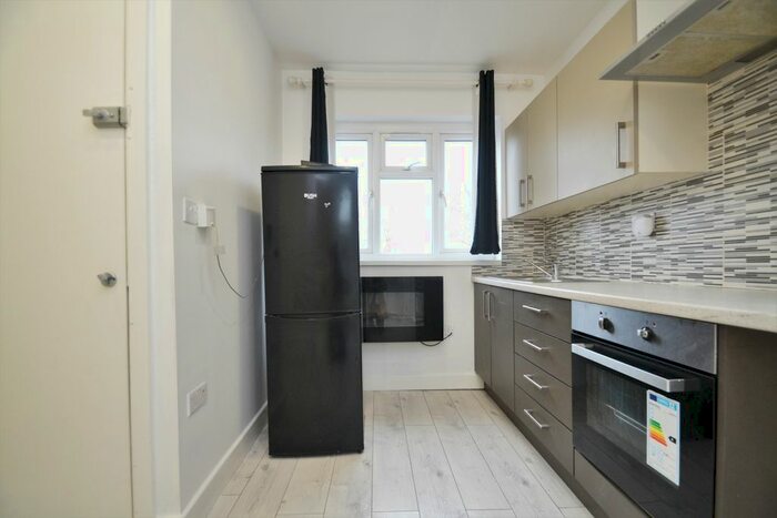 Studio To Rent In Springbank Road, London SE13