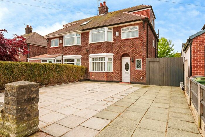 4 Bedroom Semi-Detached House For Sale In Teesdale Road, Wirral, CH63