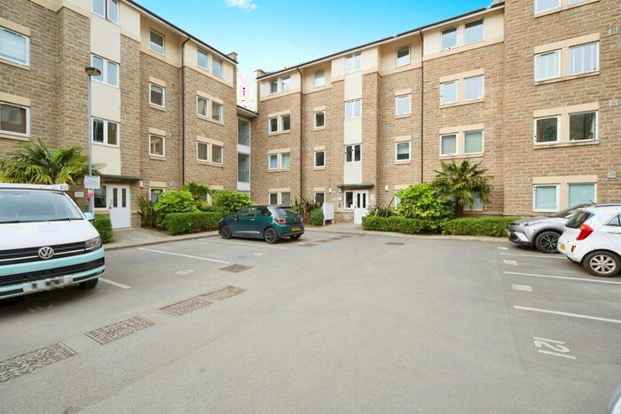 2 Bedroom Apartment For Sale In Cornmill View, Horsforth, Leeds, LS18