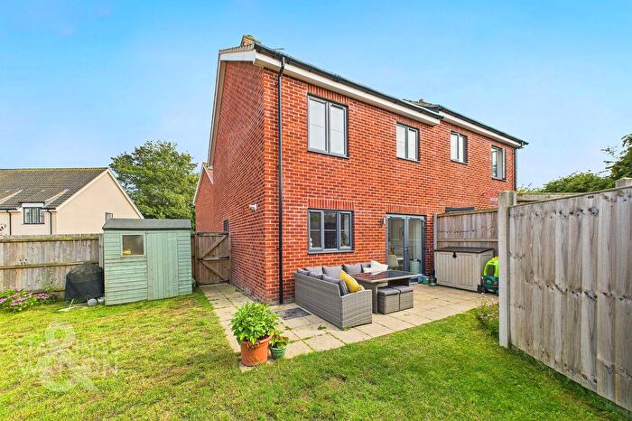 3 Bedroom Semi Detached House For Sale In Bee-Orchid Way, Rockland St. Mary, Norwich, NR14