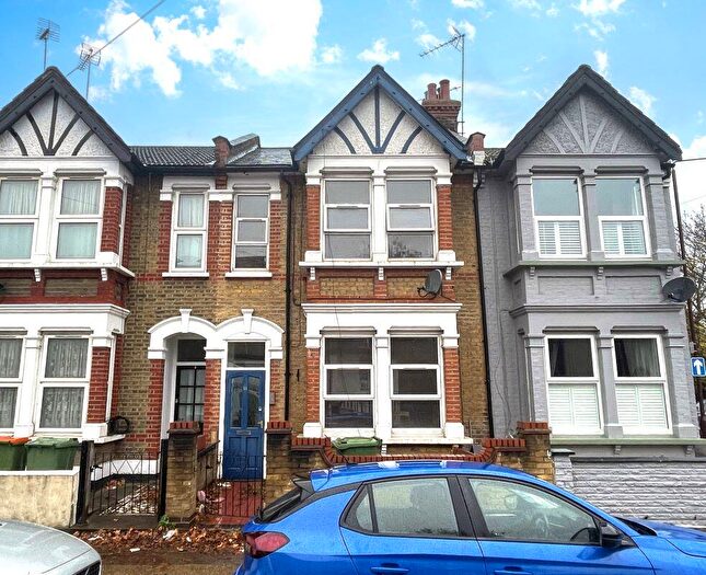3 Bedroom Terraced House For Sale In Deanery Road, Stratford, E15