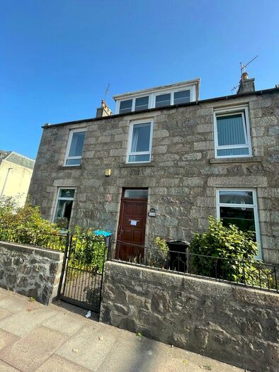 5 Bedroom Flat To Rent In King Street, City Centre, Aberdeen, AB24