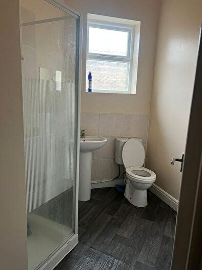 1 Bedroom Flat To Rent In New Hey Road, Huddersfield, HD3