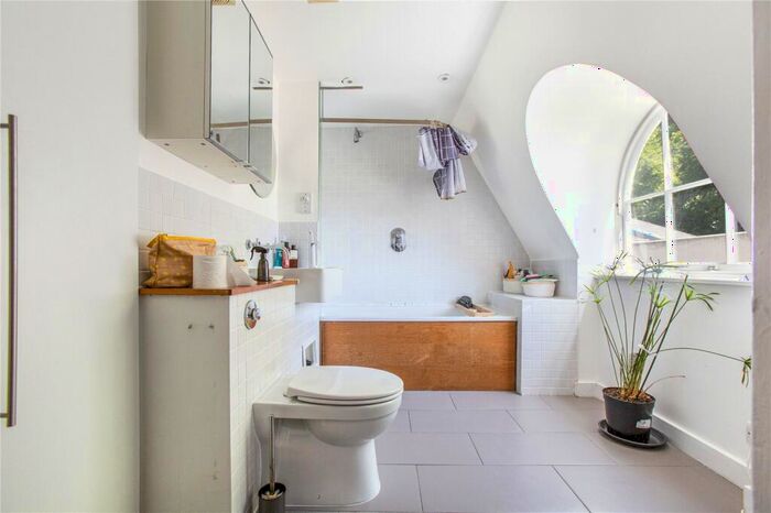 2 Bedroom Apartment To Rent In Chart Street, Shoreditch, London, N1