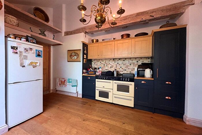 5 Bedroom Detached House To Rent In Affpuddle, DT2