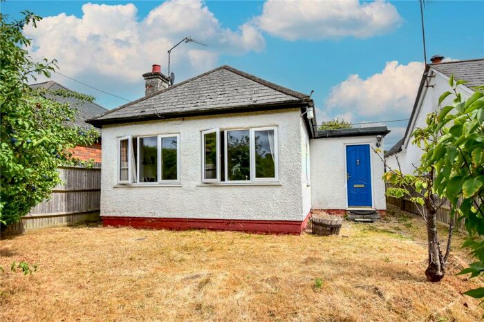 3 Bedroom Bungalow For Sale In The Vale, Chesham, Buckinghamshire, HP5