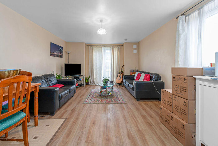 2 Bedroom Flat To Rent In L – South Gyle Broadway, Edinburgh, EH12