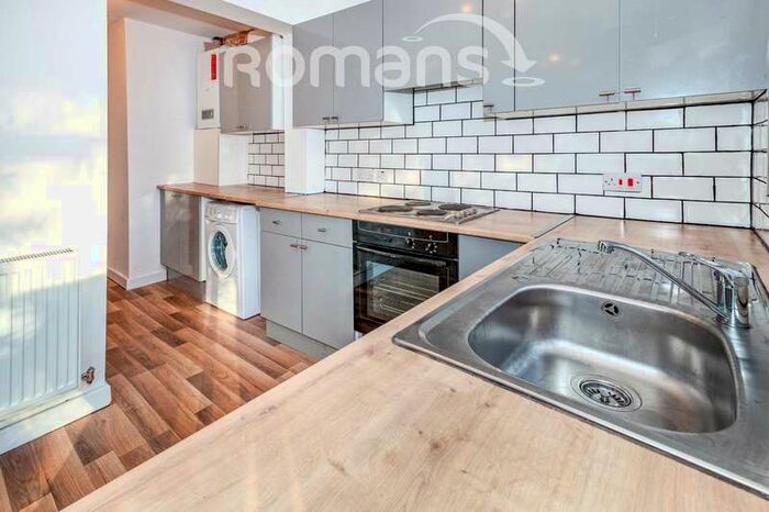 4 Bedroom Semi-Detached House To Rent In Heathcroft Avenue, Sunbury-on-thames, TW16