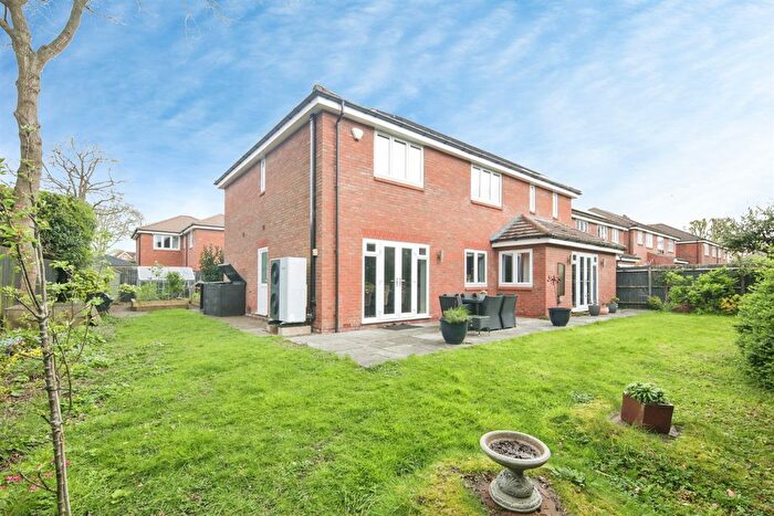 5 Bedroom Detached House For Sale In Arden Close, Balsall Common, CV7