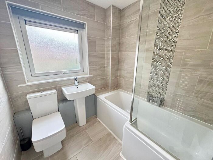 3 Bedroom Town House To Rent In Alfred Mews, L1