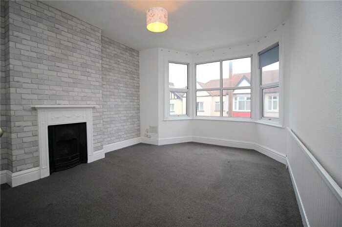 2 Bedroom Apartment To Rent In Westborough Road, Westcliff-on-Sea, Essex, SS0
