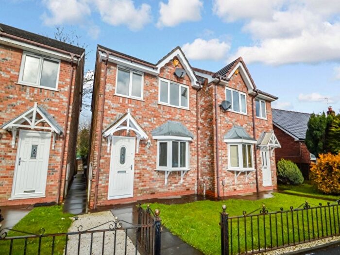 3 Bedroom Semi-Detached House To Rent In Parr Lane, Bury, BL9