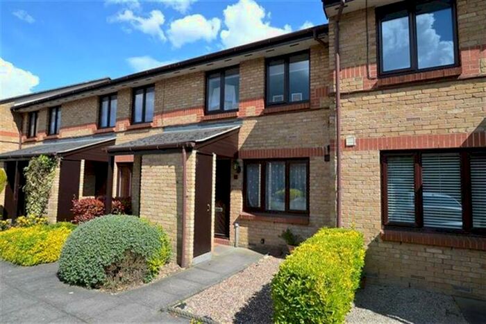 1 Bedroom Apartment To Rent In Maple Gate, Loughton, IG10