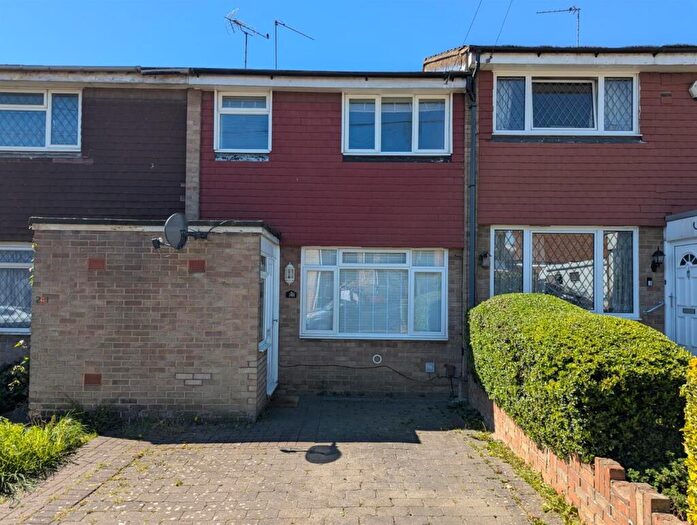 3 Bedroom Terraced House To Rent In Rushdean Road, Strood, ME2