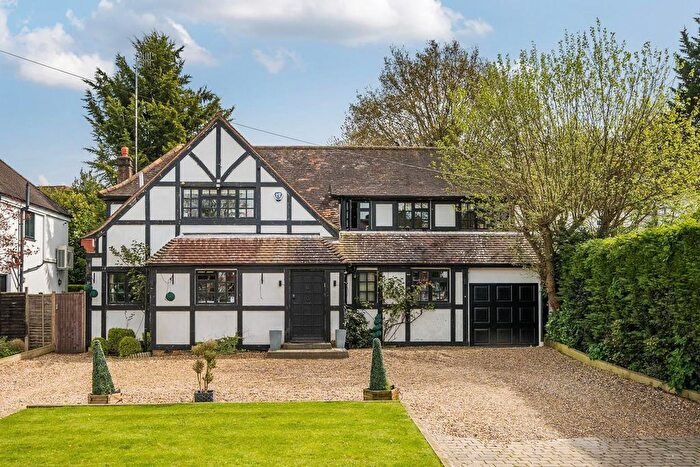 5 Bedroom Detached House For Sale In Oakridge Avenue, Radlett, WD7